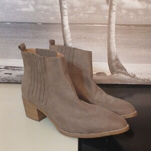 MAKE OFFER Universal Thread Tan Ankle Booties with Stacked Heel